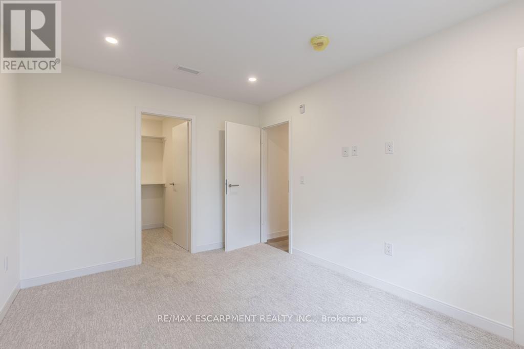 209 - 123 Lincoln Street, Welland (Broadway), Ontario  L3C 6P8 - Photo 10 - X12698402