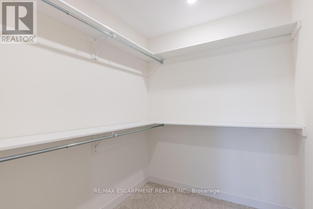 209 - 123 Lincoln Street, Welland (Broadway), Ontario  L3C 6P8 - Photo 11 - X12698402