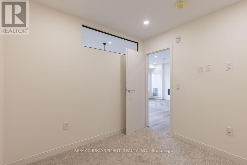 209 - 123 Lincoln Street, Welland (Broadway), Ontario  L3C 6P8 - Photo 7 - X12698402