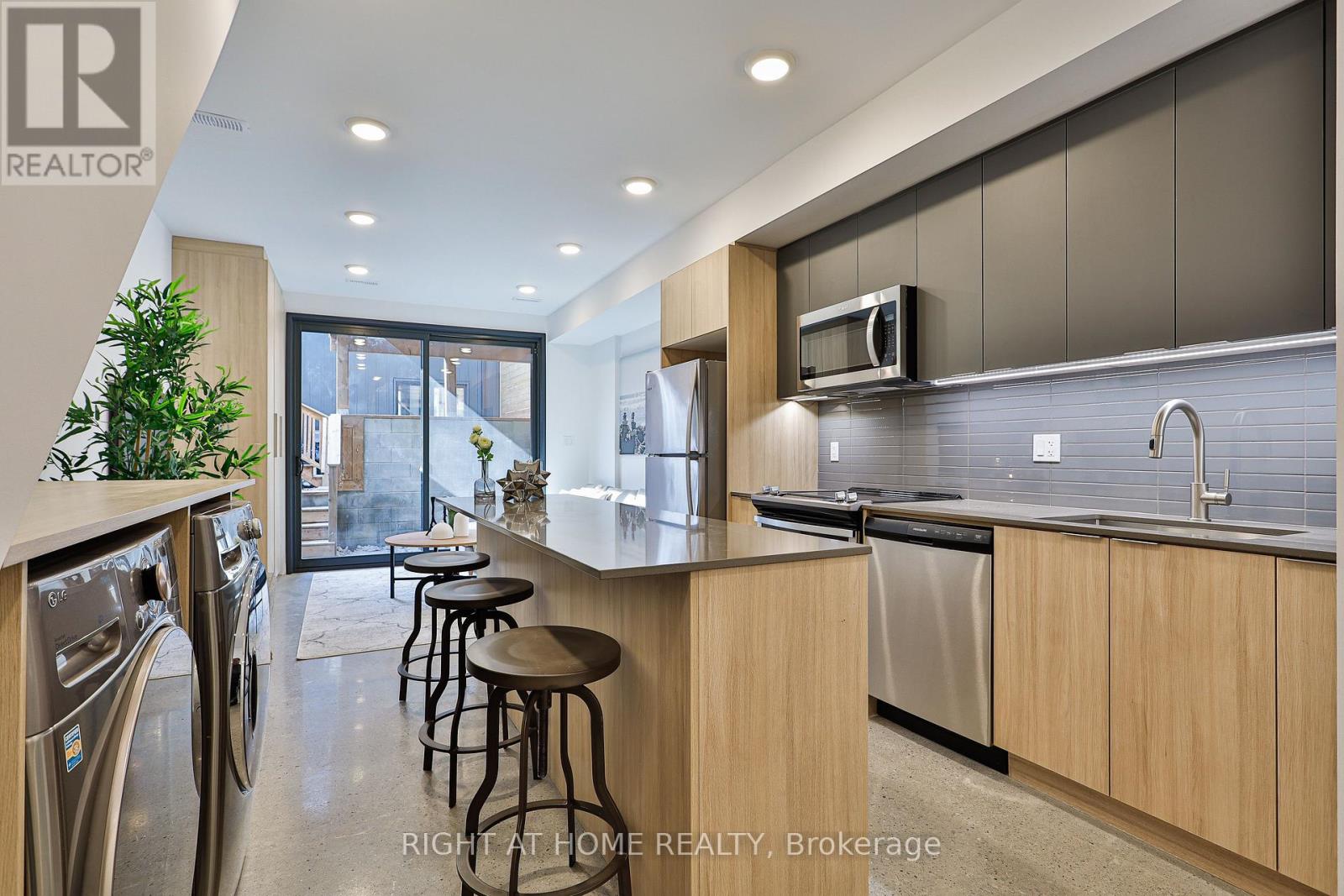 Main And Laneway - 11 Merrill Avenue W, Toronto, Ontario  M4C 1C4 - Photo 28 - E12698408