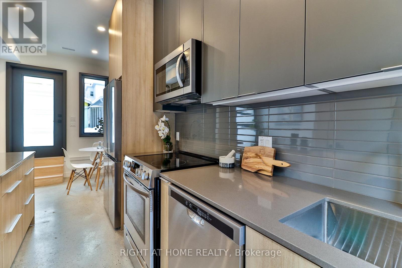 Main And Laneway - 11 Merrill Avenue W, Toronto, Ontario  M4C 1C4 - Photo 44 - E12698408