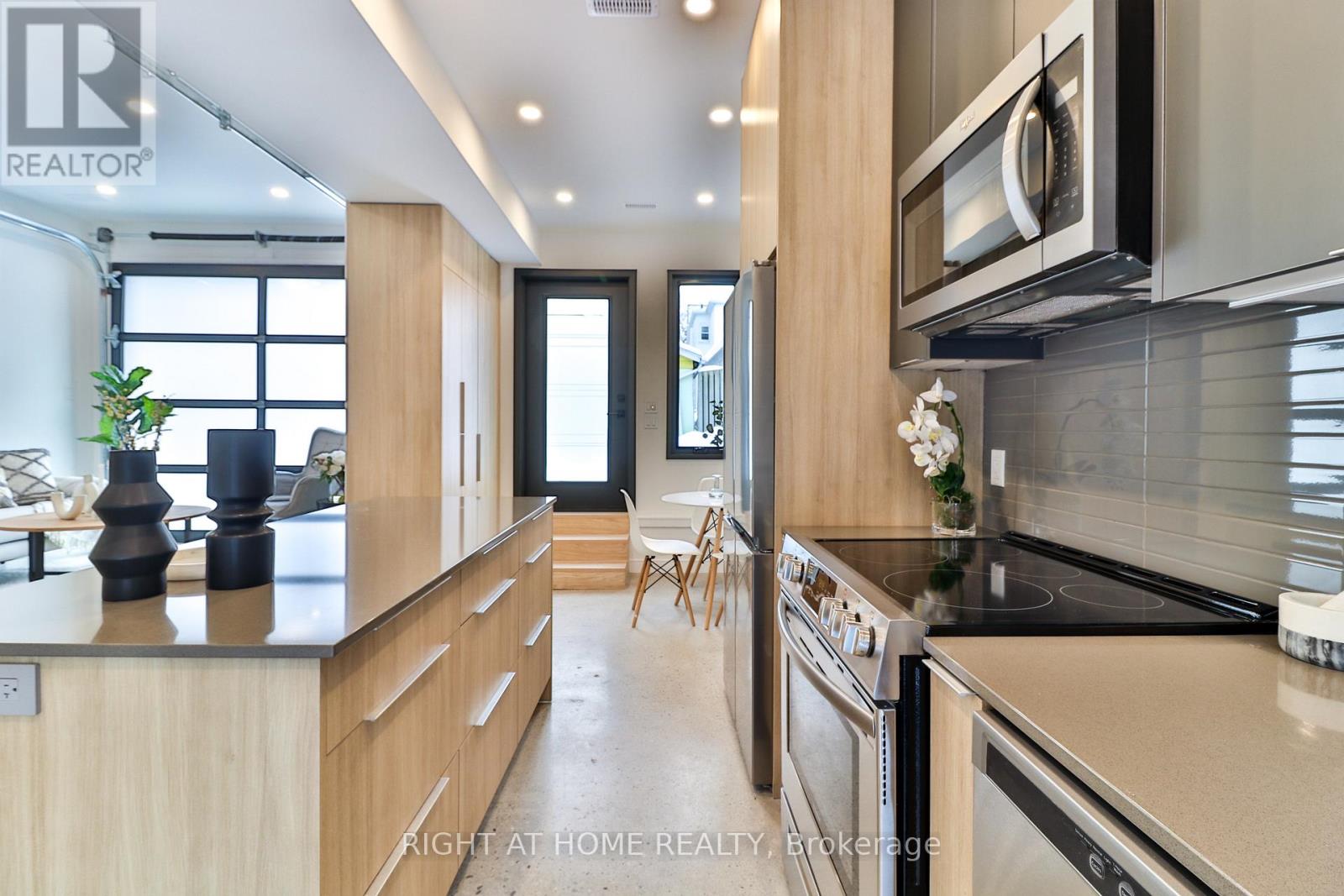 Main And Laneway - 11 Merrill Avenue W, Toronto, Ontario  M4C 1C4 - Photo 43 - E12698408