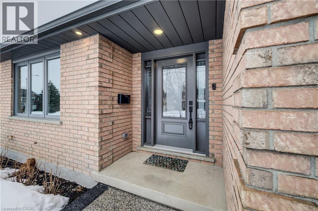 451 Knightsbridge Court, Waterloo, Ontario  N2T 2G5 - Photo 4 - 40798004