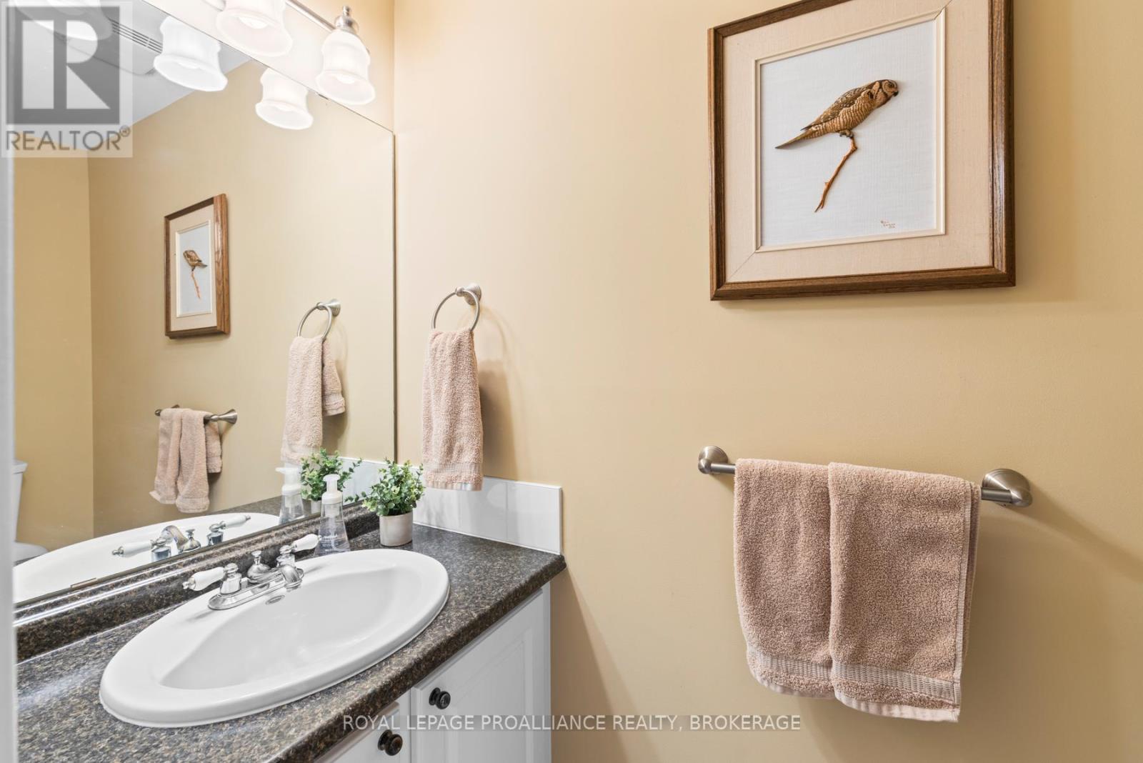 29 - 1 Place D'armes, Kingston (East Of Sir John A. Blvd), Ontario  K7K 6R9 - Photo 15 - X12698436