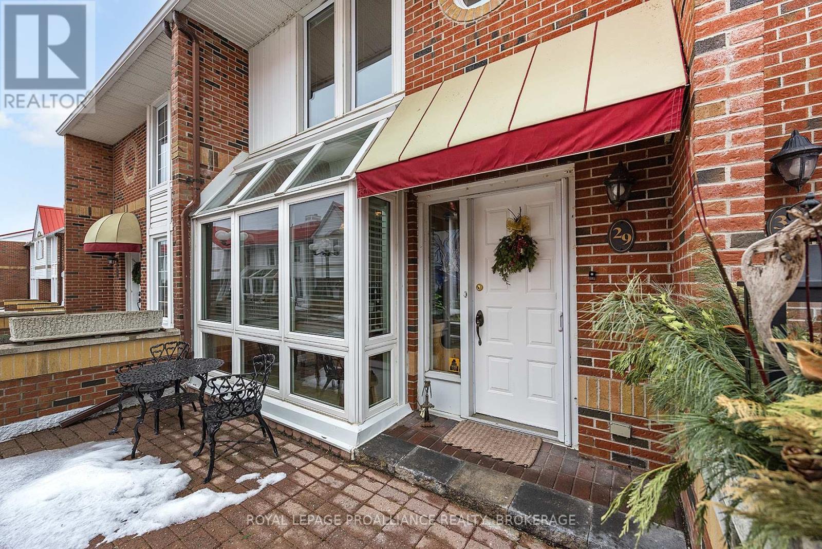 29 - 1 Place D'armes, Kingston (East Of Sir John A. Blvd), Ontario  K7K 6R9 - Photo 3 - X12698436