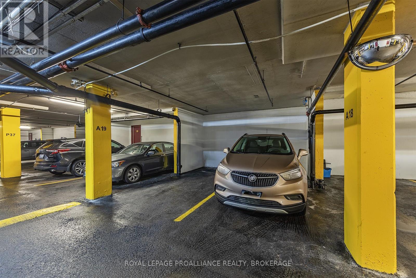 29 - 1 Place D'armes, Kingston (East Of Sir John A. Blvd), Ontario  K7K 6R9 - Photo 33 - X12698436