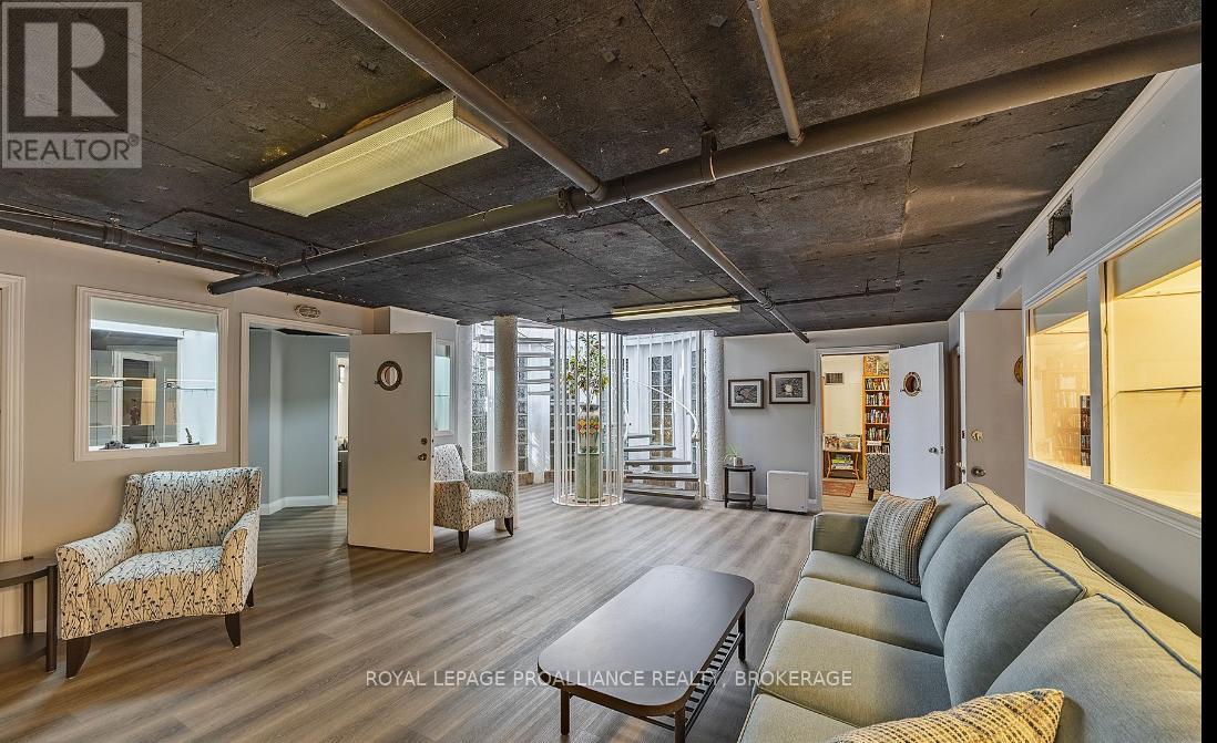 29 - 1 Place D'armes, Kingston (East Of Sir John A. Blvd), Ontario  K7K 6R9 - Photo 34 - X12698436