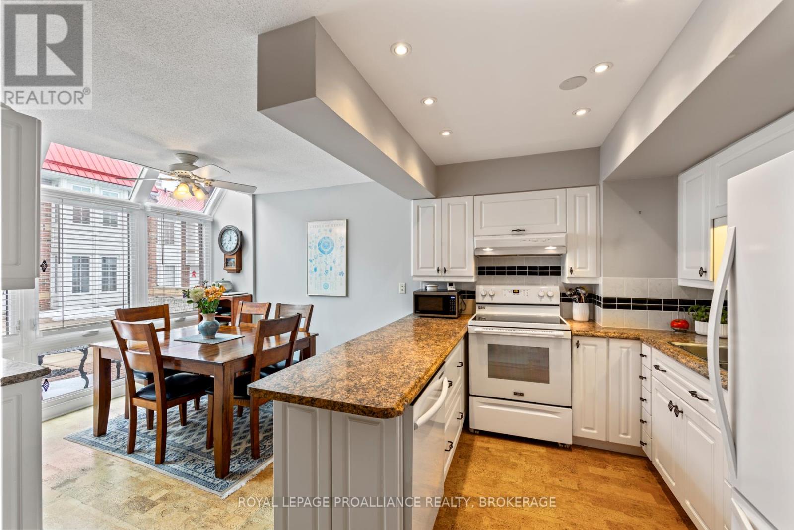 29 - 1 Place D'armes, Kingston (East Of Sir John A. Blvd), Ontario  K7K 6R9 - Photo 5 - X12698436