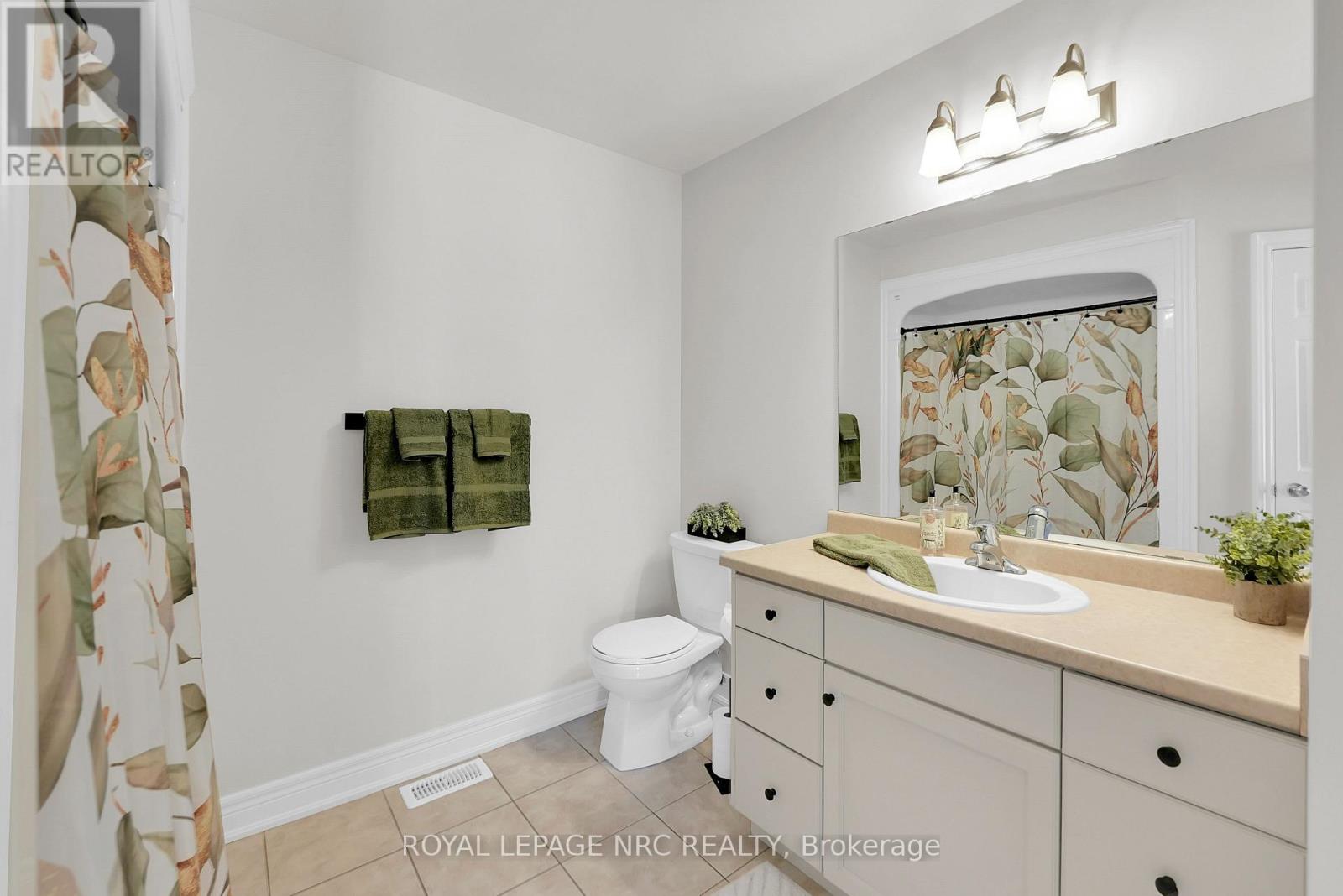 58 Queens Circle, Fort Erie, Ontario  L0S 1B0 - Photo 21 - X12698422