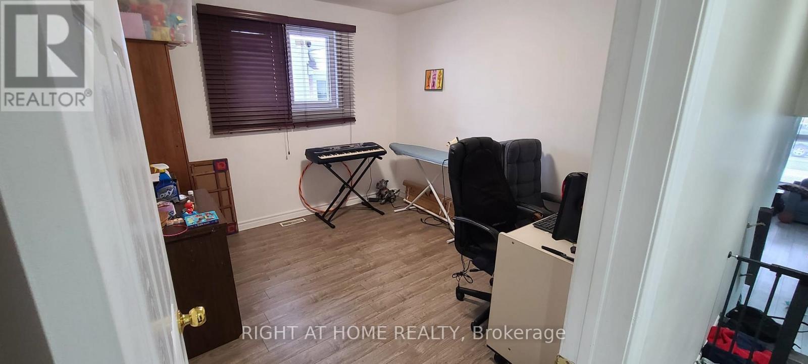 (Main) - 16 Sexton Crescent, Toronto, Ontario  M2H 2L5 - Photo 8 - C12698418