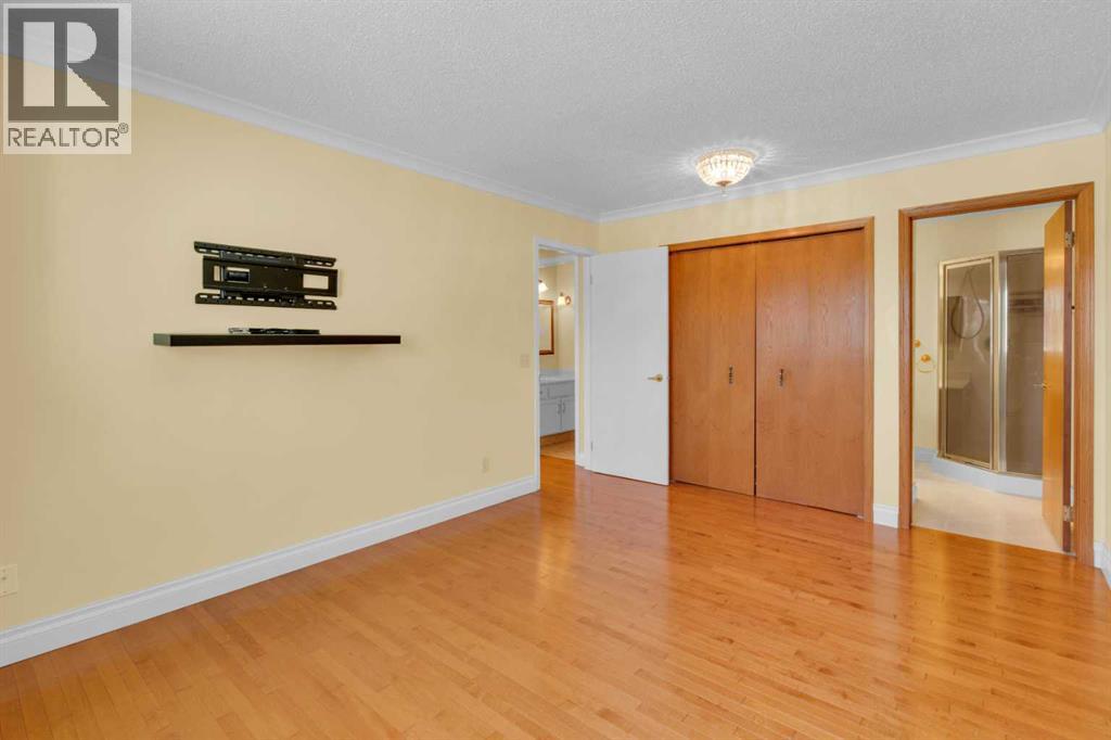 12 Vandoos Villas Nw, Calgary, Alberta  T3A 4W3 - Photo 12 - A2277705