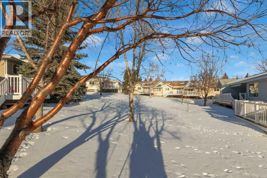 12 Vandoos Villas Nw, Calgary, Alberta  T3A 4W3 - Photo 29 - A2277705