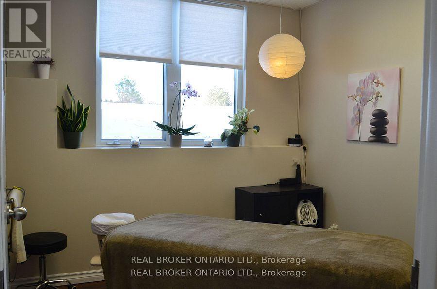 3 - 213 Horseshoe Valley Road, Oro-Medonte, Ontario  L0K 1E0 - Photo 7 - S12698428