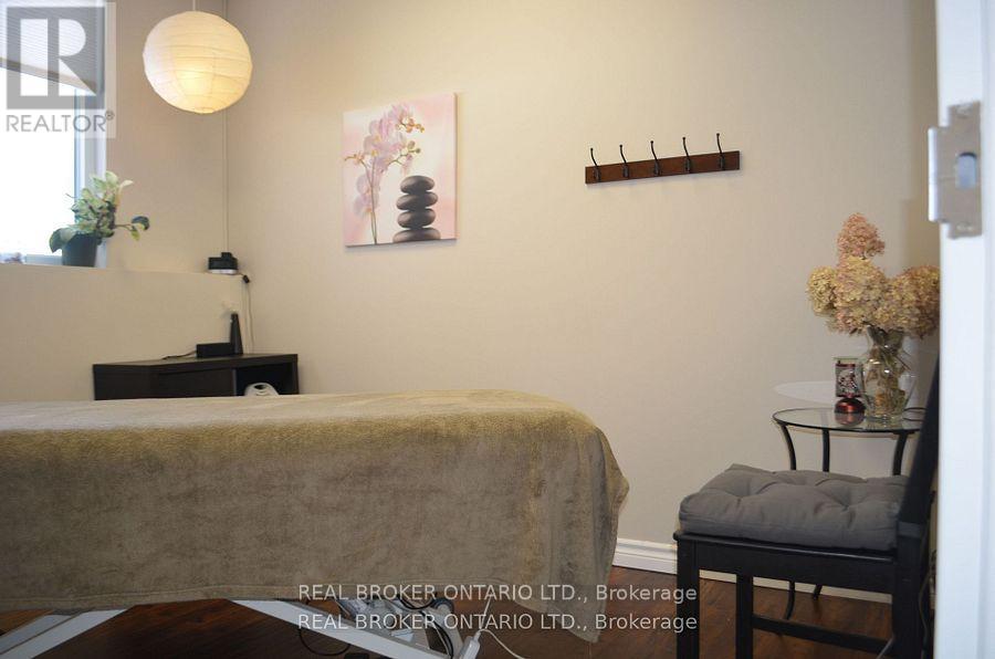 3 - 213 Horseshoe Valley Road, Oro-Medonte, Ontario  L0K 1E0 - Photo 9 - S12698428