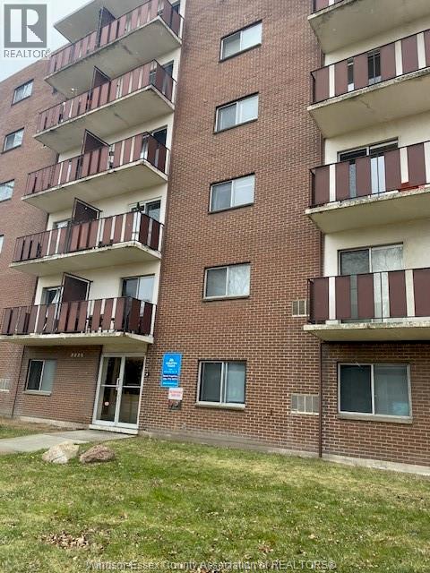 2225 UNIVERSITY West Unit# 303, windsor, Ontario