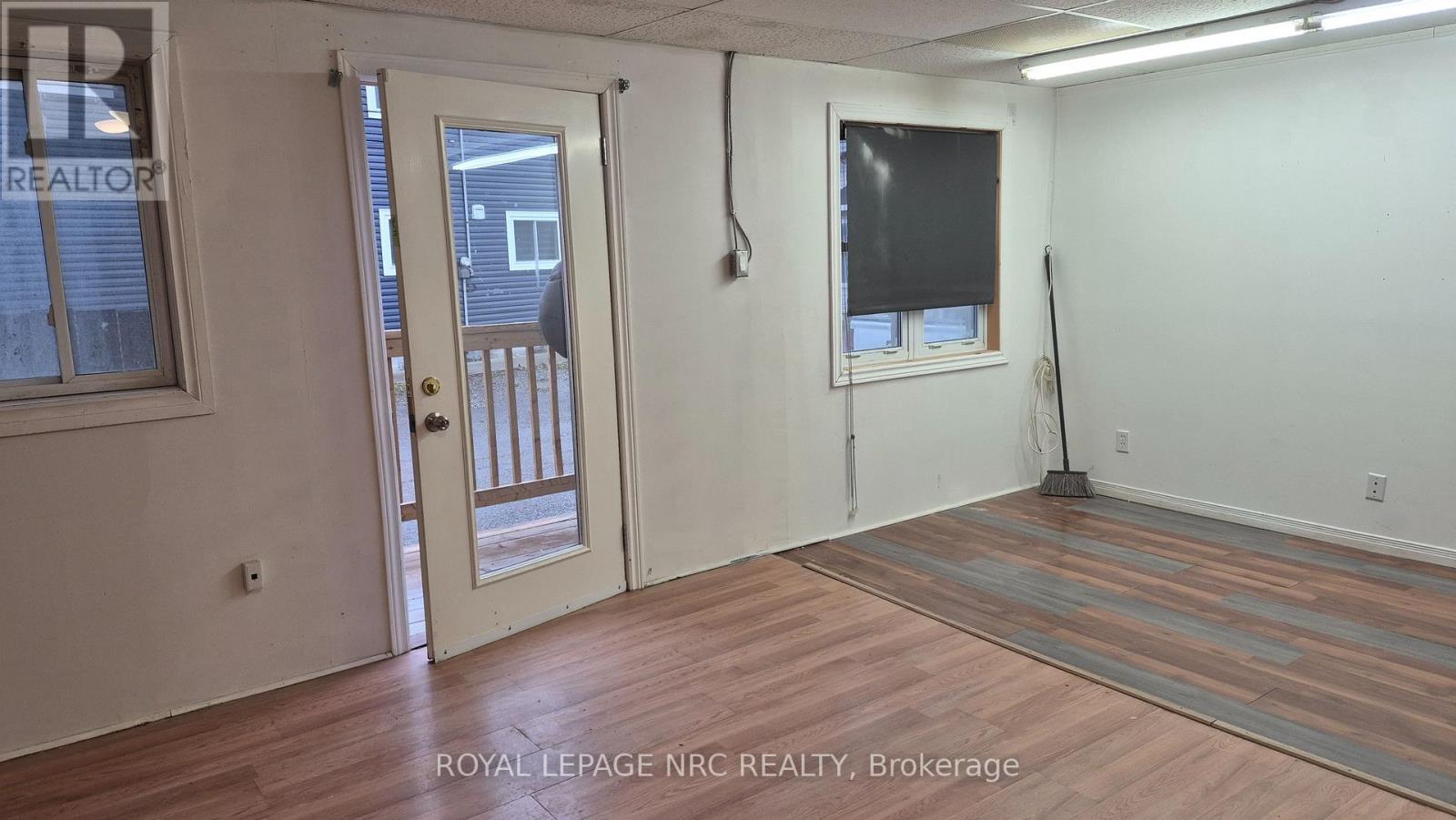 3 - 74 Queens Circle, Fort Erie, Ontario  L0S 1B0 - Photo 3 - X12588838