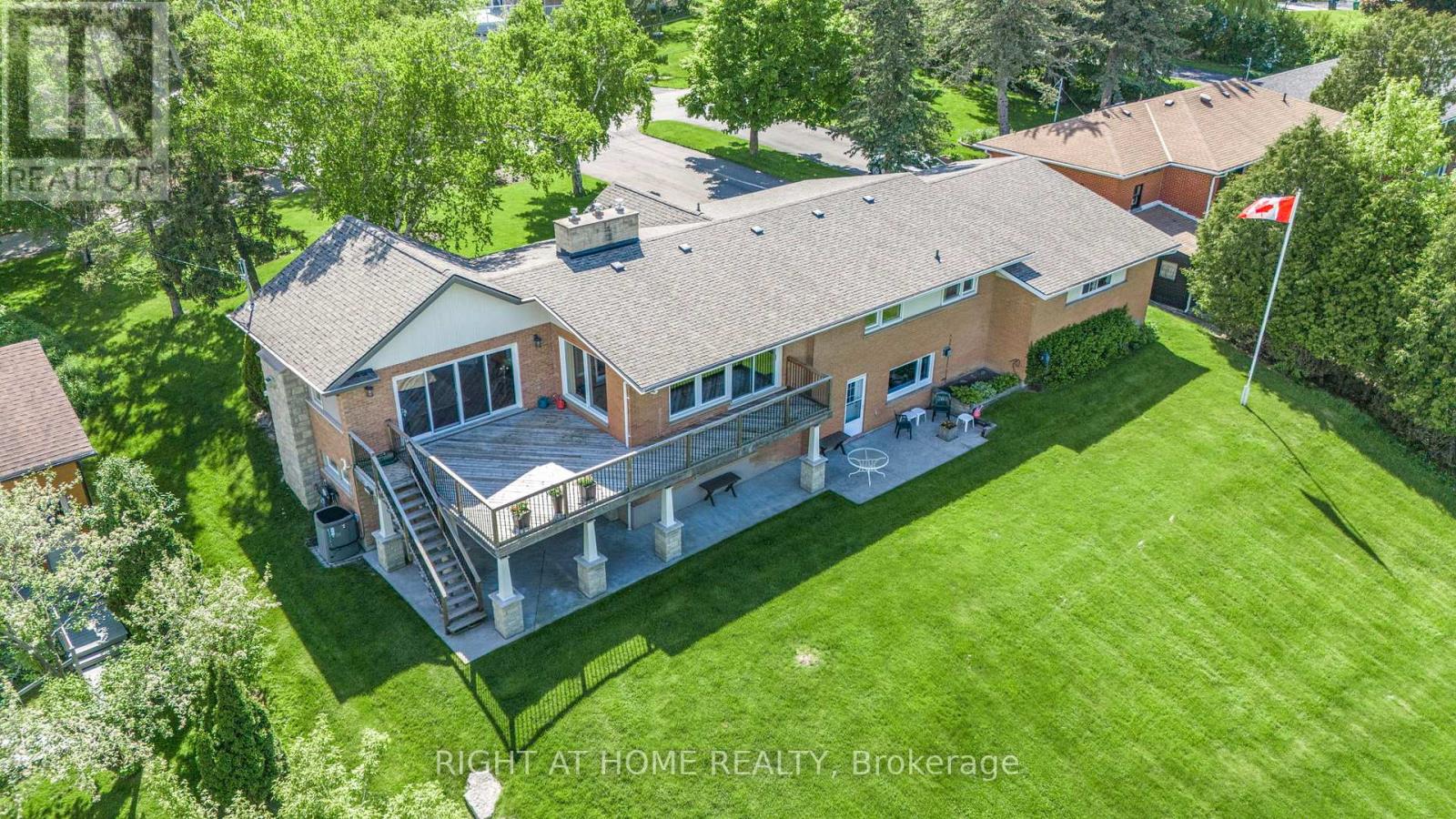 42 Valleyview Road, Brampton, Ontario  L6Z 4P9 - Photo 5 - W12698416