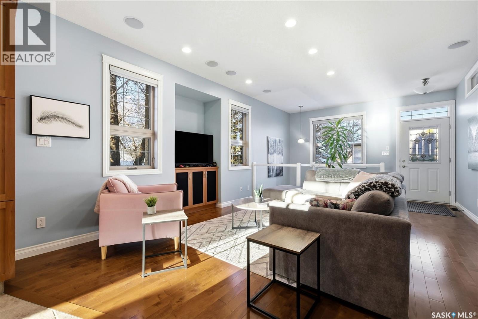 56 Stapleford Crescent, Regina, Saskatchewan  S4R 4S5 - Photo 2 - SK026821