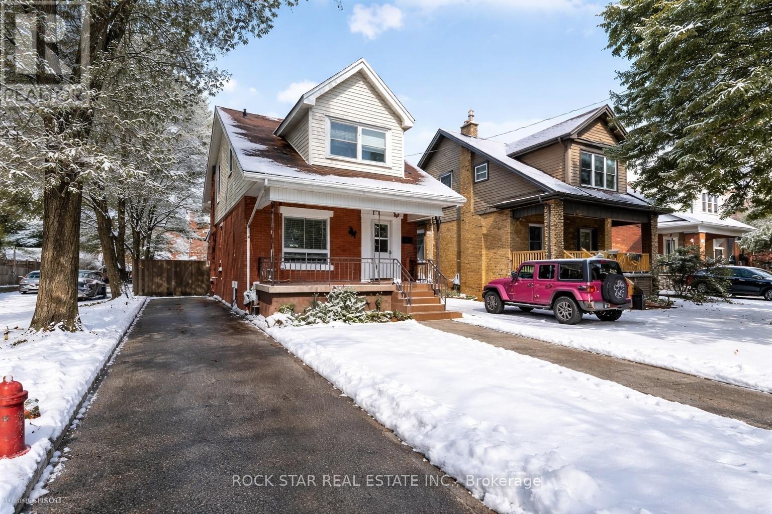 34 CLIFF AVENUE, Hamilton, Ontario