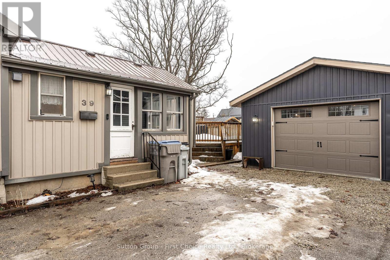 39 William St Street, St. Marys, Ontario  N4X 1C8 - Photo 3 - X12698456