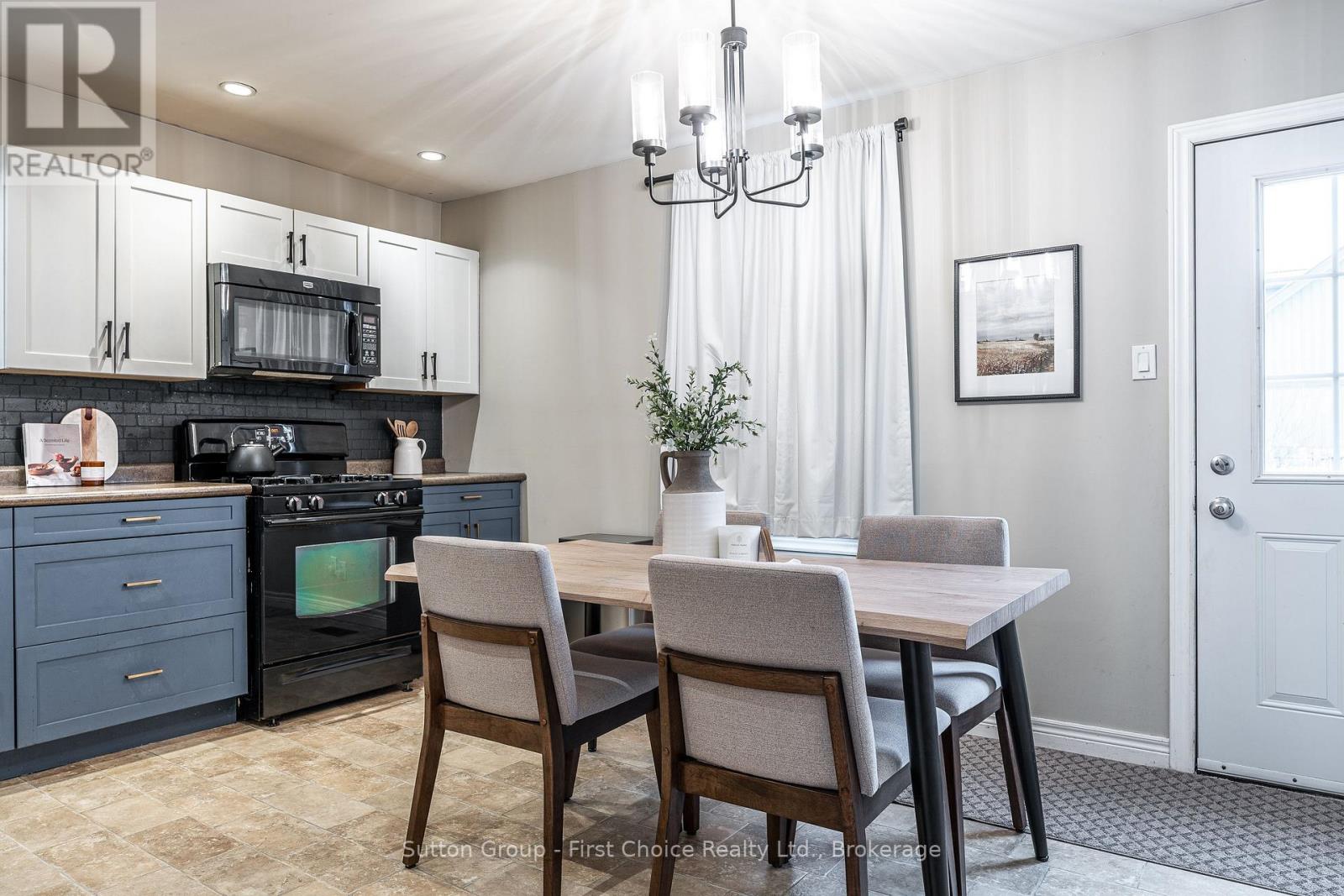 39 William St Street, St. Marys, Ontario  N4X 1C8 - Photo 6 - X12698456