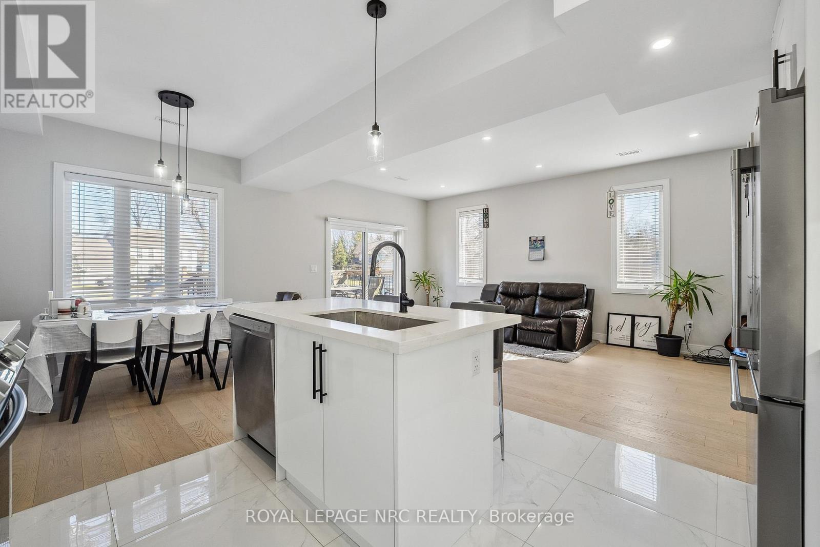 Upper - 668 Quaker Road, Welland (N. Welland), Ontario  L3C 3H2 - Photo 10 - X12698474