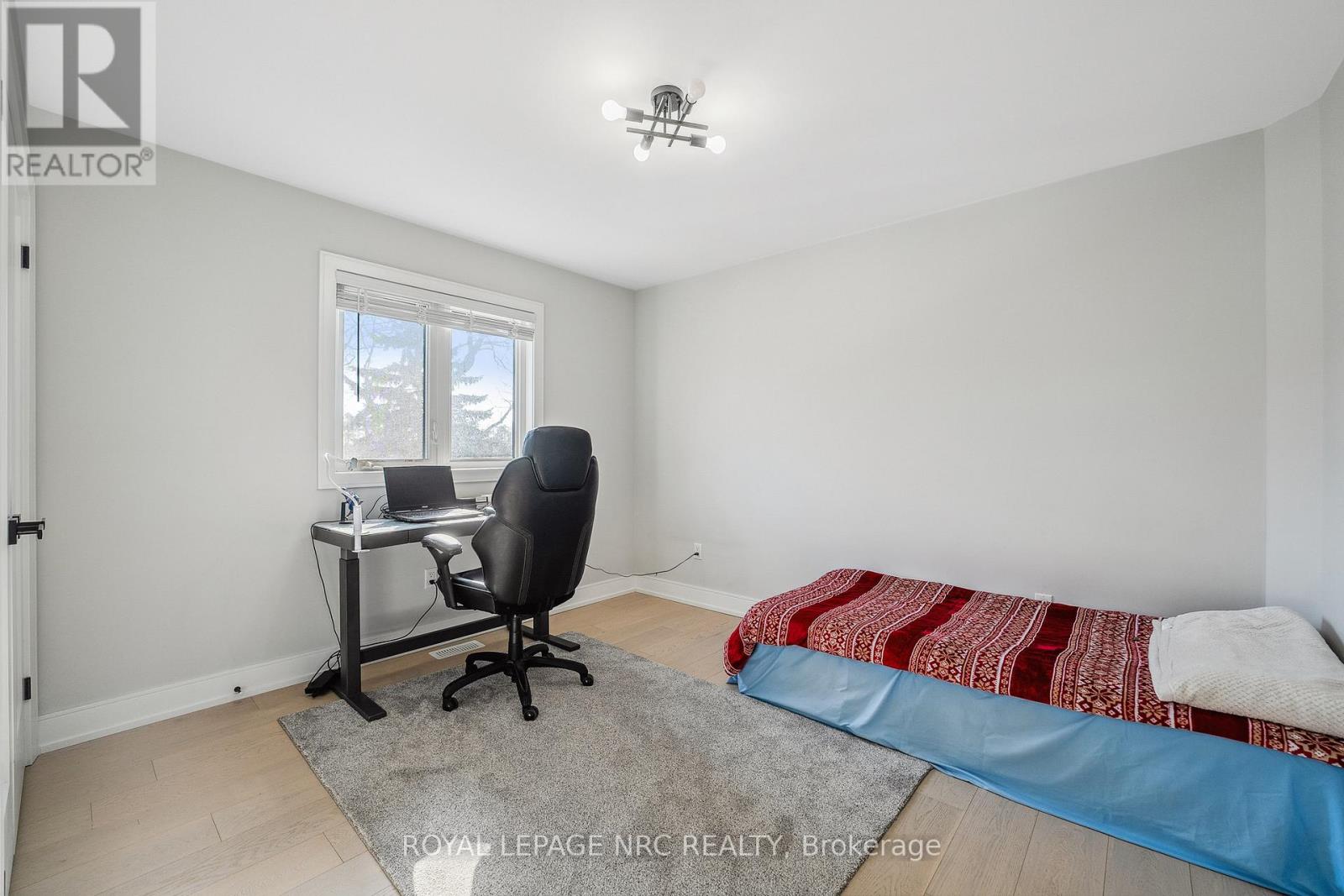 Upper - 668 Quaker Road, Welland (N. Welland), Ontario  L3C 3H2 - Photo 20 - X12698474