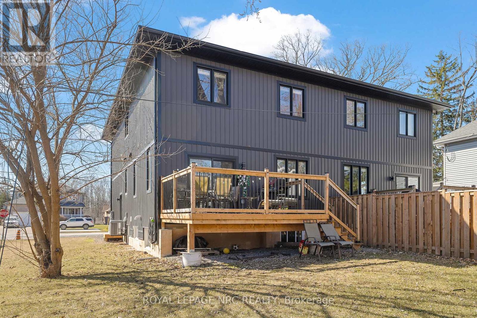 Upper - 668 Quaker Road, Welland (N. Welland), Ontario  L3C 3H2 - Photo 24 - X12698474