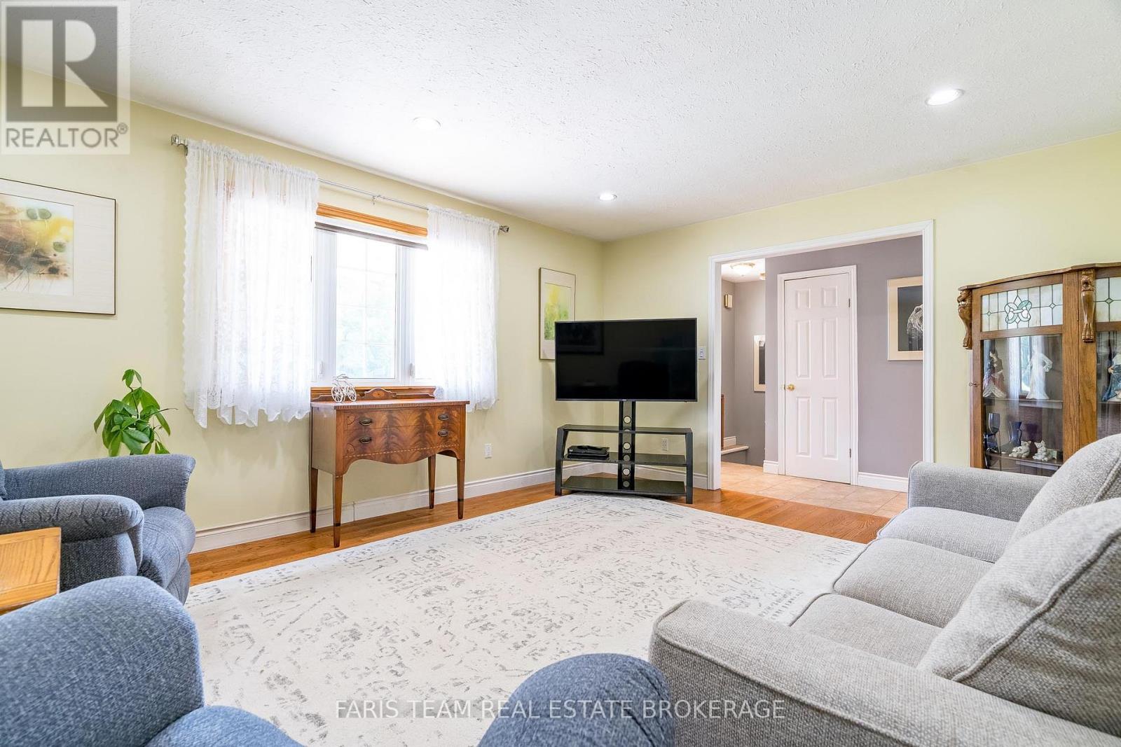 735519 West Back Line, West Grey, Ontario  N0C 1H0 - Photo 14 - X12589746