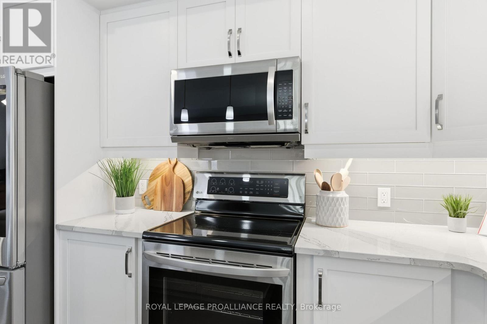 304 - 304-1109 Millwood Avenue, Brockville, Ontario  K6V 0C7 - Photo 12 - X12698514