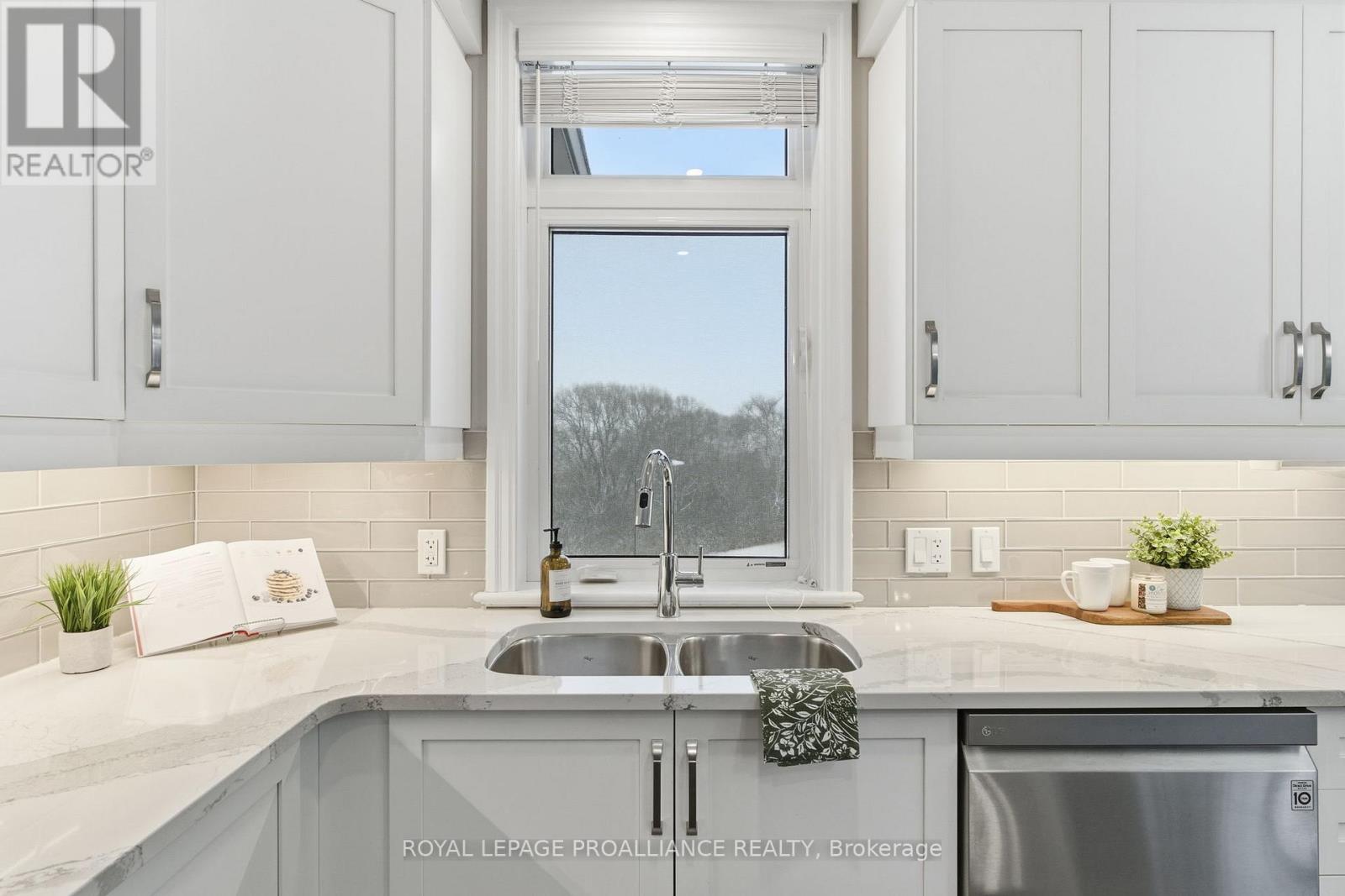 304 - 304-1109 Millwood Avenue, Brockville, Ontario  K6V 0C7 - Photo 13 - X12698514