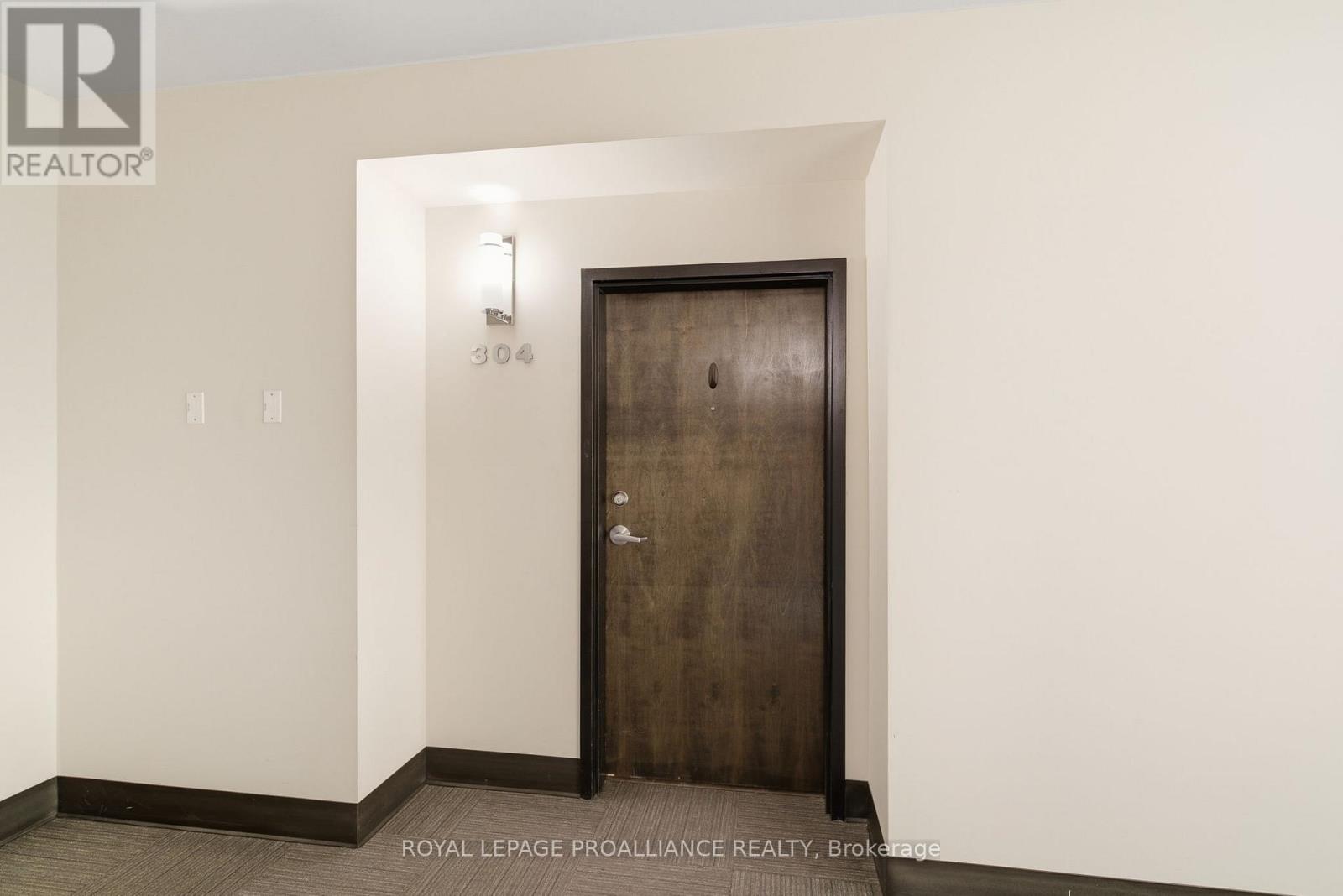304 - 304-1109 Millwood Avenue, Brockville, Ontario  K6V 0C7 - Photo 2 - X12698514
