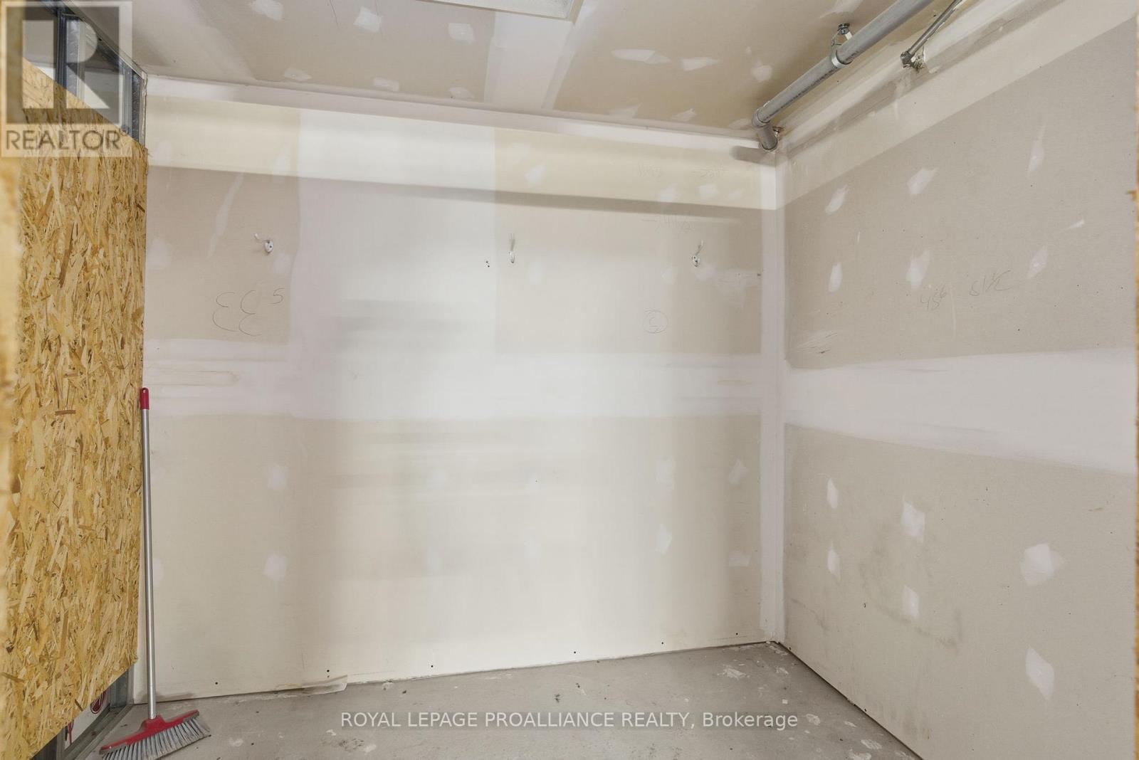 304 - 304-1109 Millwood Avenue, Brockville, Ontario  K6V 0C7 - Photo 34 - X12698514