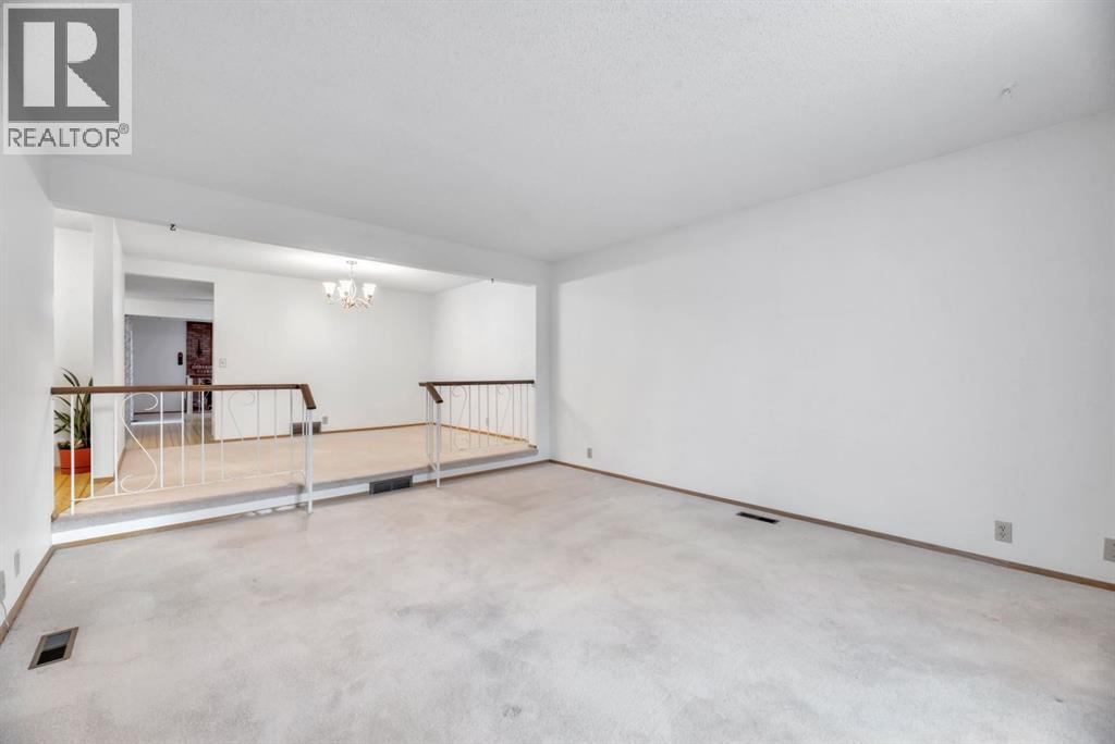 16 Thornwood Close Nw, Calgary, Alberta  T2K 5K3 - Photo 11 - A2279261