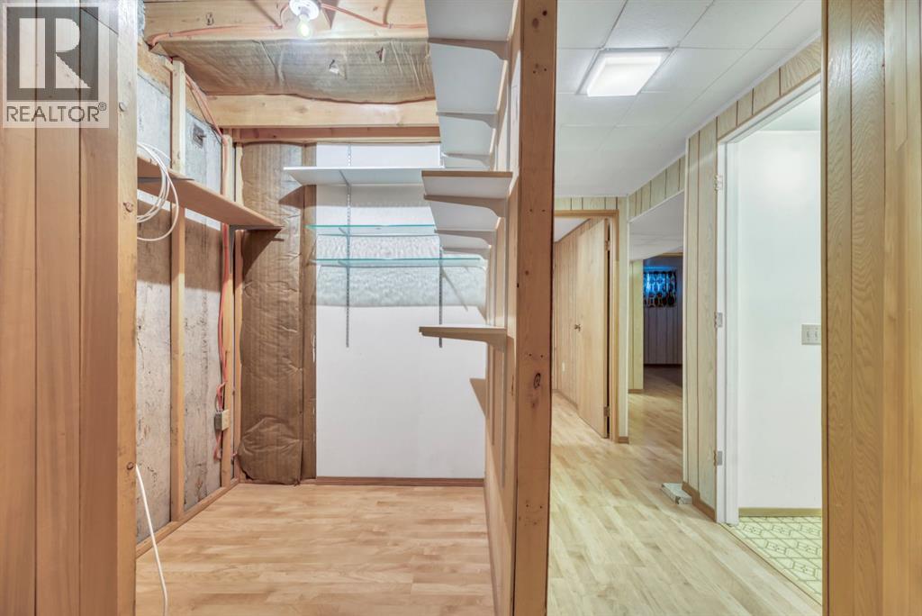 16 Thornwood Close Nw, Calgary, Alberta  T2K 5K3 - Photo 32 - A2279261