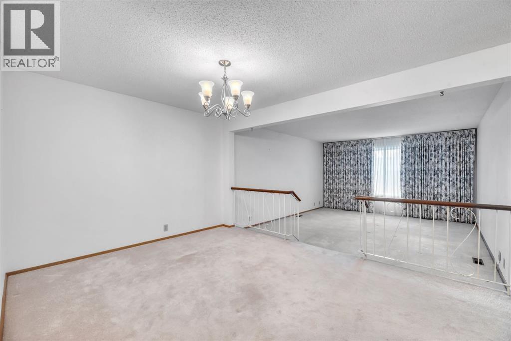 16 Thornwood Close Nw, Calgary, Alberta  T2K 5K3 - Photo 8 - A2279261