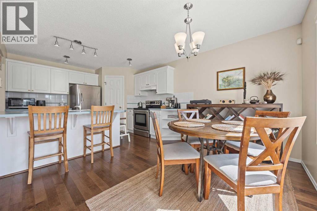 71 Somercrest Close Sw, Calgary, Alberta  T2Y 3H8 - Photo 9 - A2275898