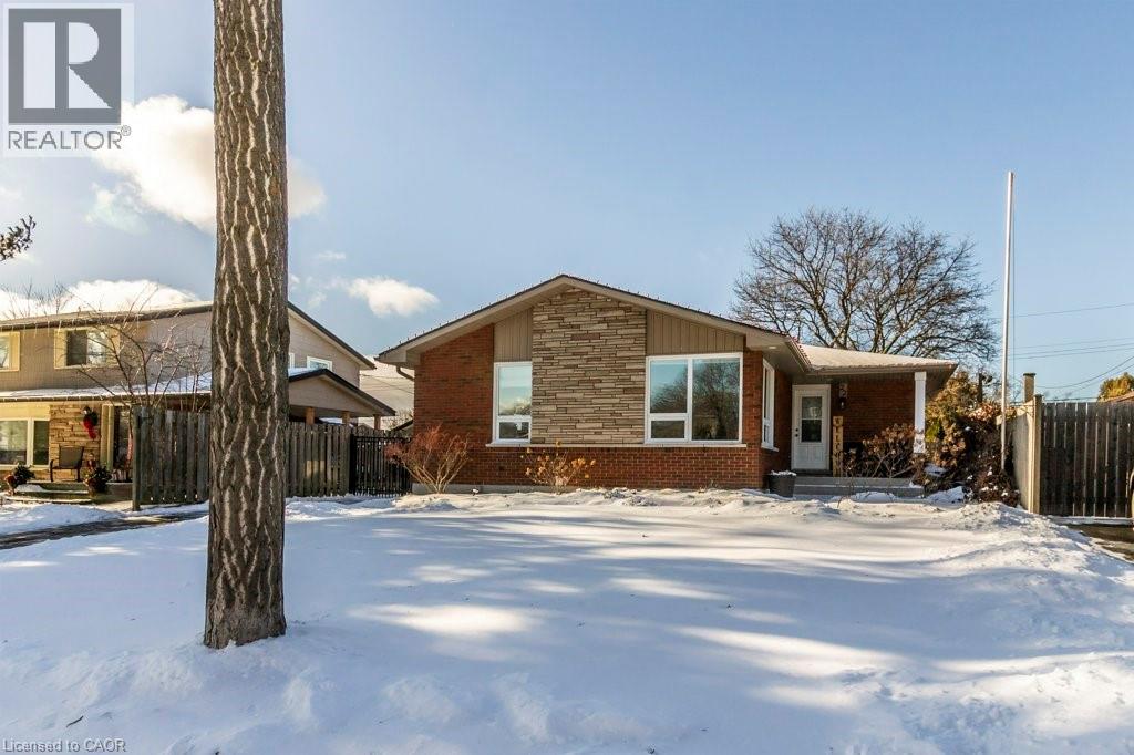 22 Redwing Road, Hamilton, Ontario  L9A 3Y9 - Photo 2 - 40794530