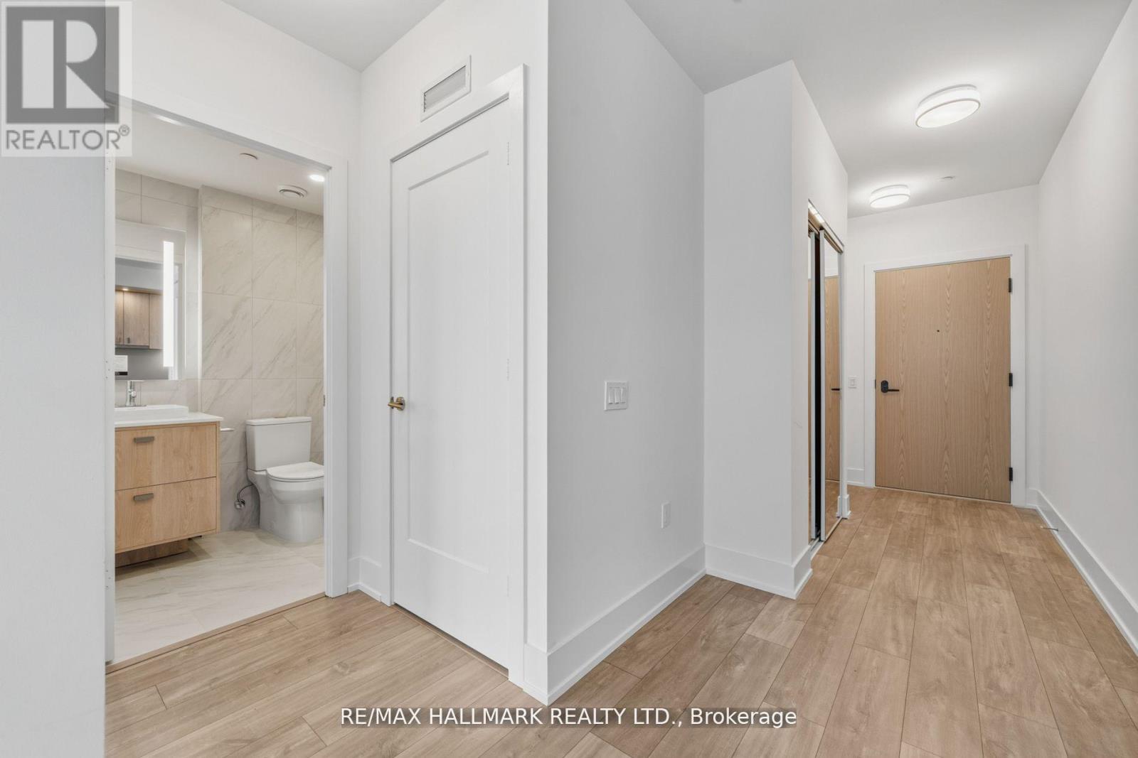 1906 - 10 Inn On The Park Drive, Toronto, Ontario  M3C 0P9 - Photo 10 - C12698498