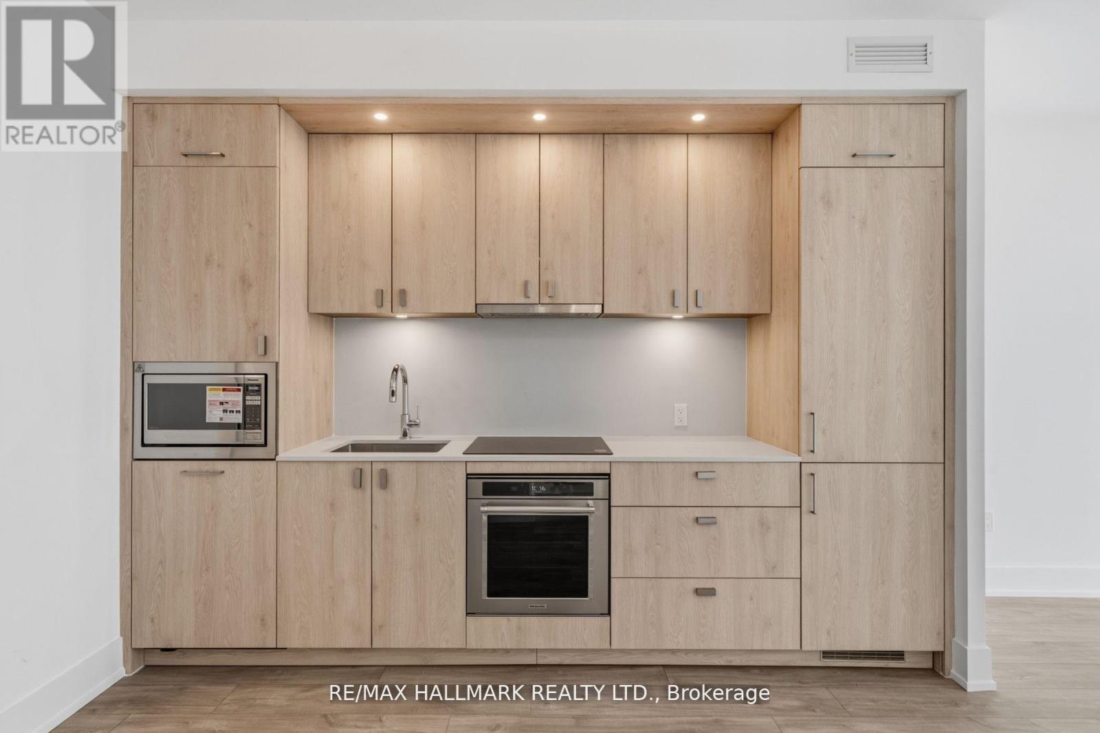 1906 - 10 Inn On The Park Drive, Toronto, Ontario  M3C 0P9 - Photo 7 - C12698498