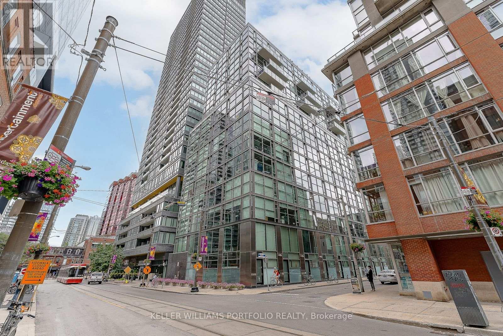 702 - 25 OXLEY STREET, Toronto, Ontario