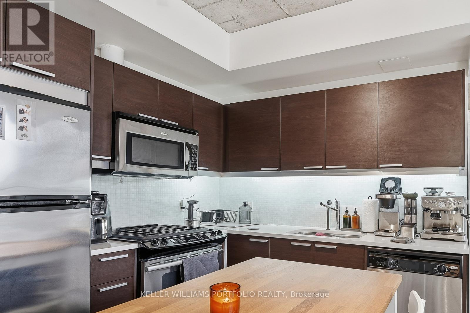 702 - 25 Oxley Street, Toronto, Ontario  M5V 2J5 - Photo 10 - C12698508