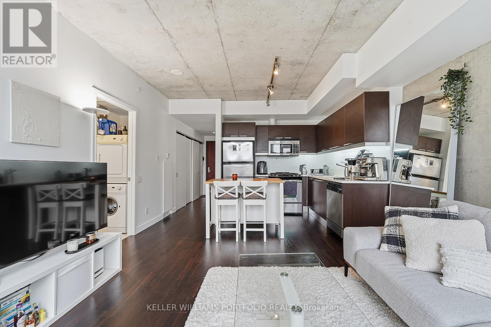 702 - 25 Oxley Street, Toronto, Ontario  M5V 2J5 - Photo 15 - C12698508