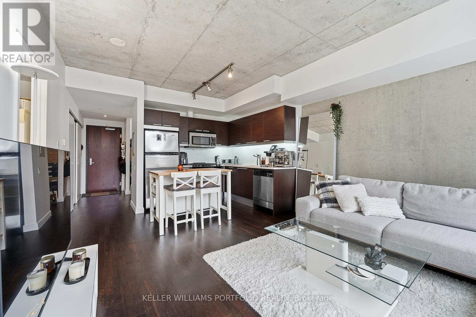 702 - 25 Oxley Street, Toronto, Ontario  M5V 2J5 - Photo 16 - C12698508