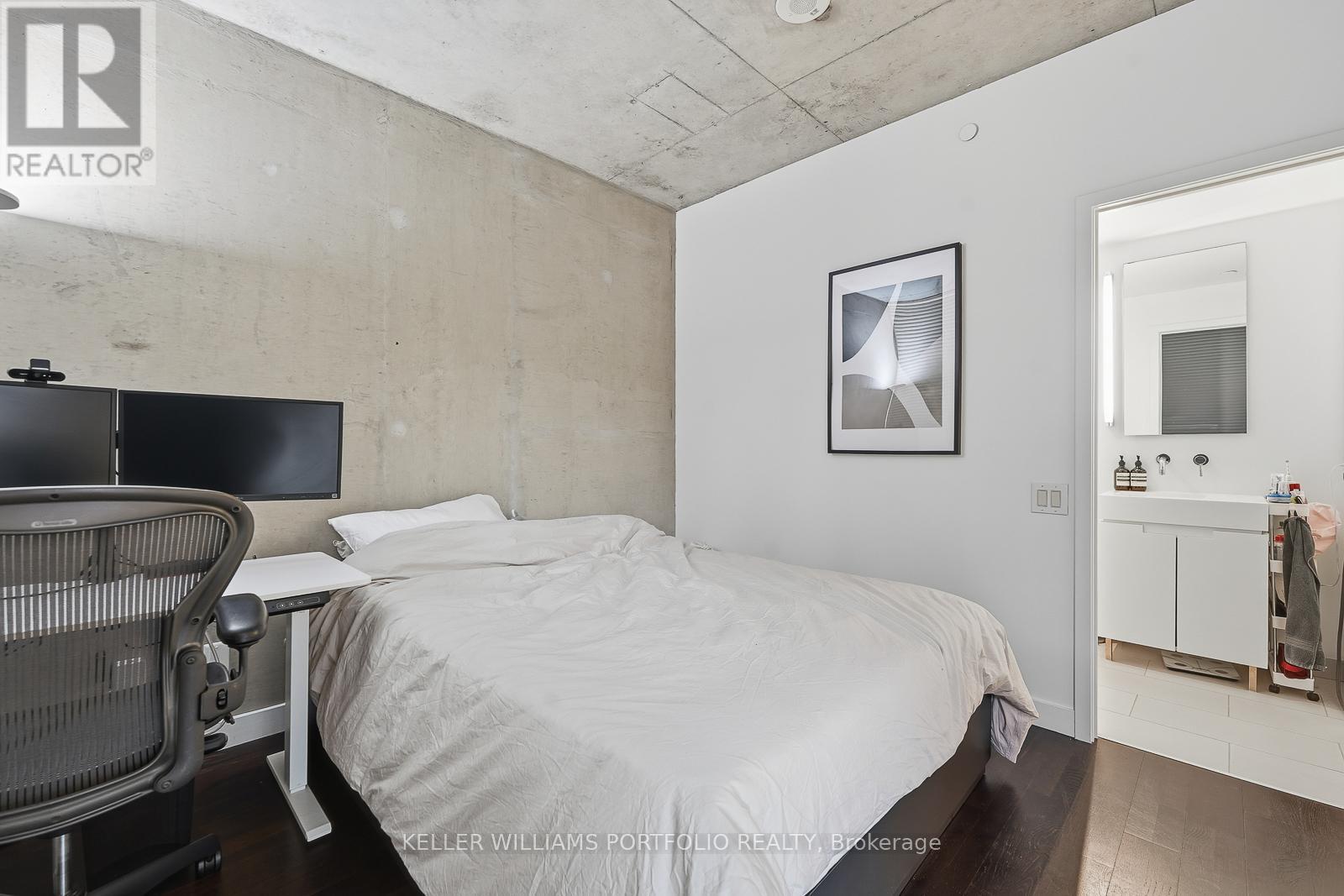 702 - 25 Oxley Street, Toronto, Ontario  M5V 2J5 - Photo 19 - C12698508