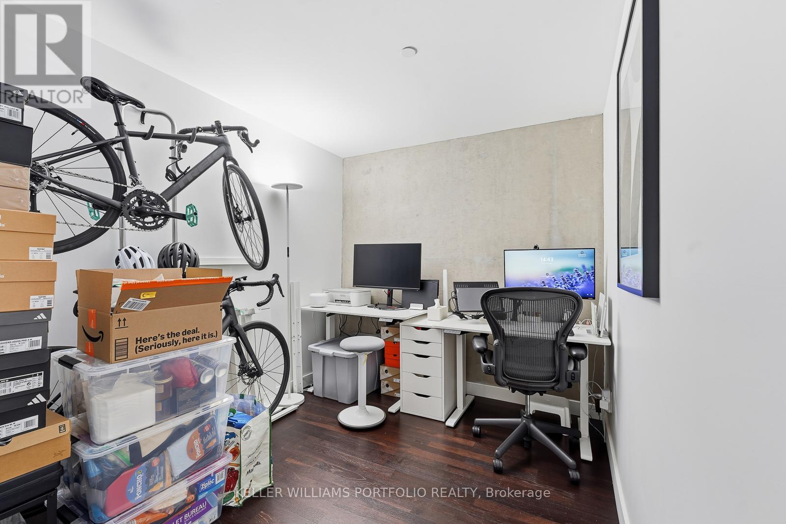 702 - 25 Oxley Street, Toronto, Ontario  M5V 2J5 - Photo 4 - C12698508