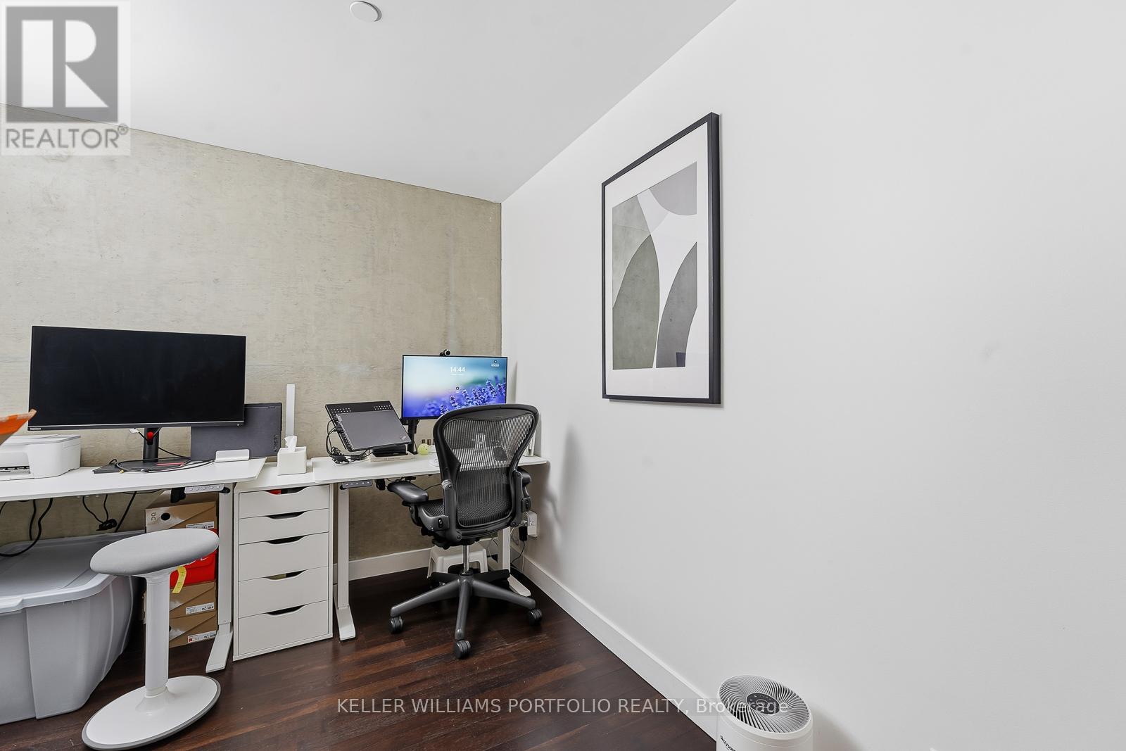 702 - 25 Oxley Street, Toronto, Ontario  M5V 2J5 - Photo 6 - C12698508