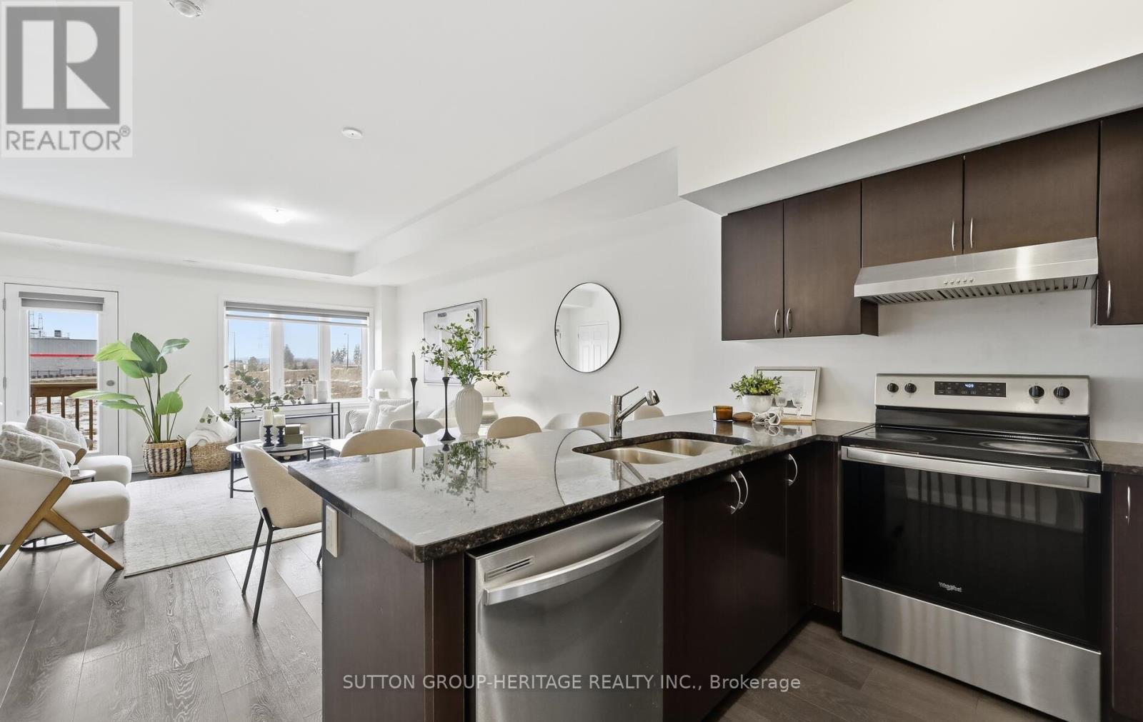 209 Danzatore Path, Oshawa, Ontario  L1L 0P9 - Photo 11 - E12698454