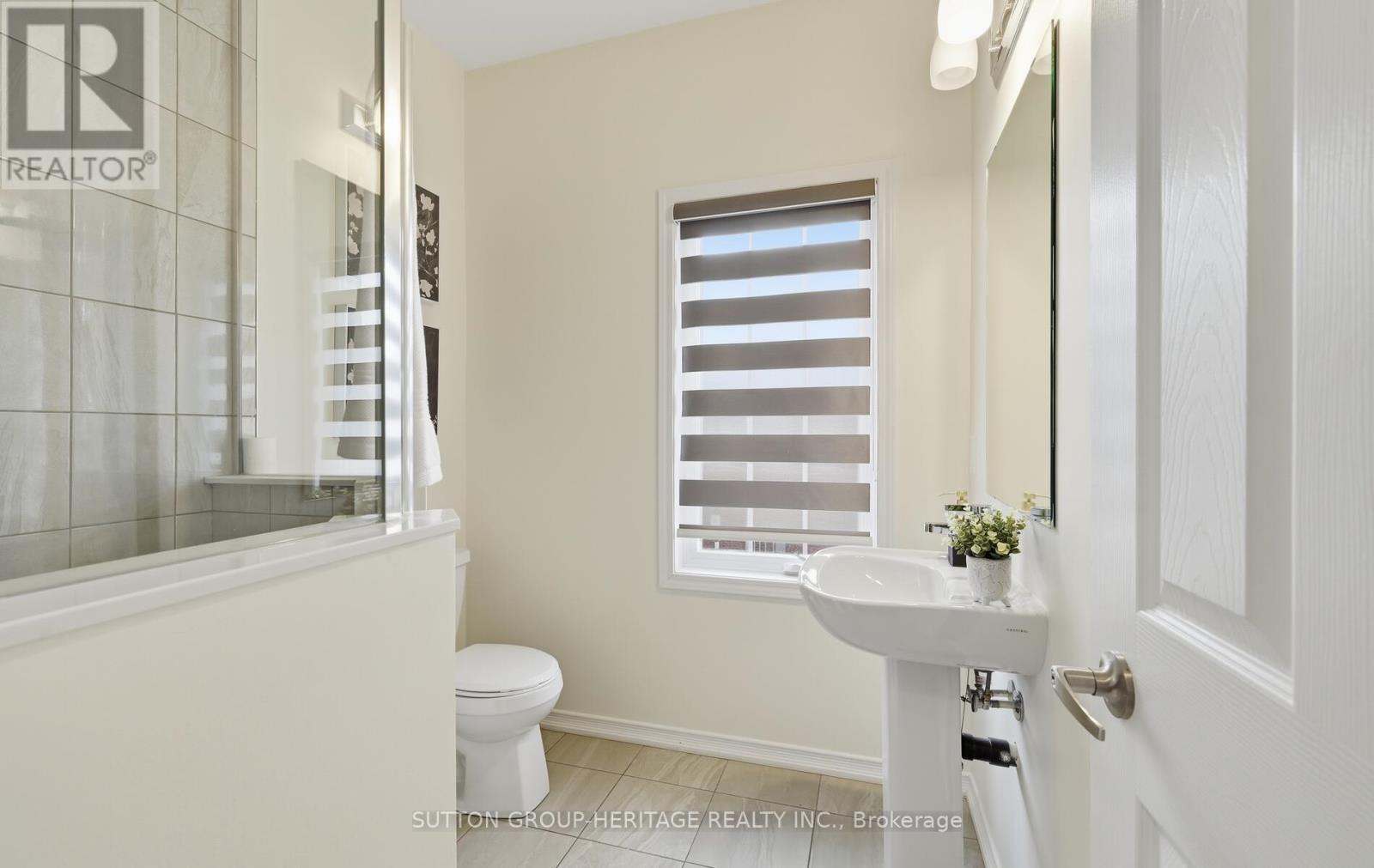 209 Danzatore Path, Oshawa, Ontario  L1L 0P9 - Photo 14 - E12698454