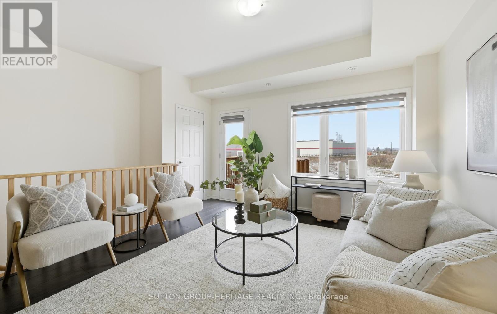 209 Danzatore Path, Oshawa, Ontario  L1L 0P9 - Photo 4 - E12698454